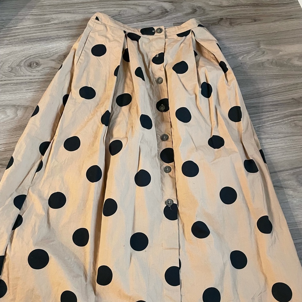 Long high waisted skirt